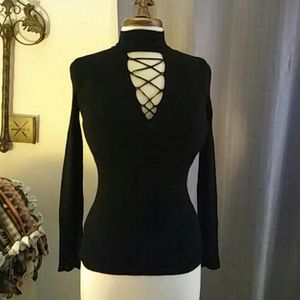 🌹NWT Ribbed lattice front with mock collar 🌹